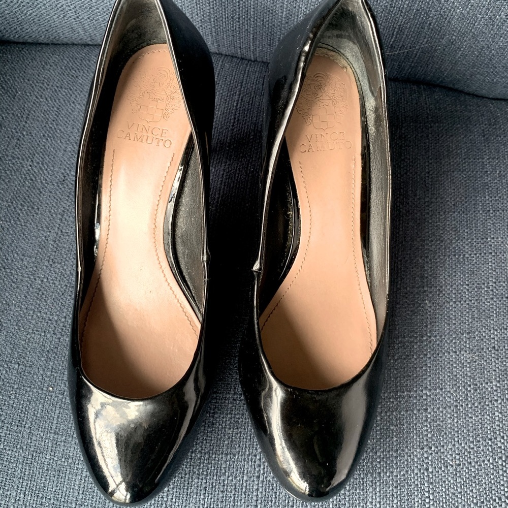 Vince Cumoto black patent pumps